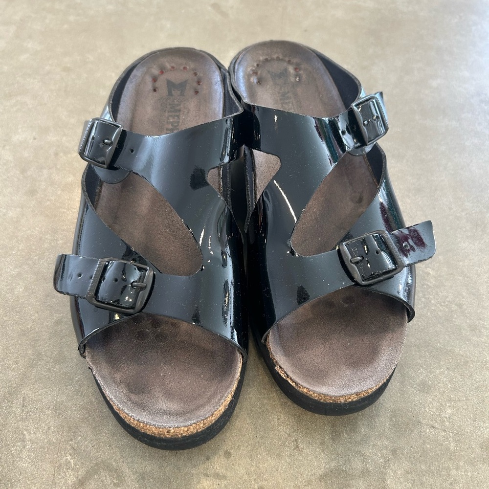MEPHISTO Black Patent Leather wedge Sandals. Size 39